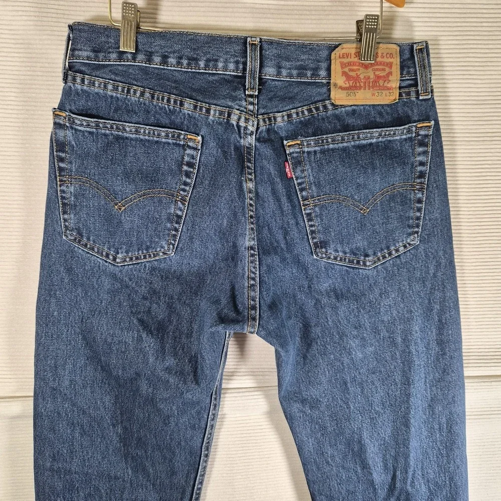 Levi's 505 Men's 32x32 Blue Jeans Regular Fit Straight Leg Medium Wash